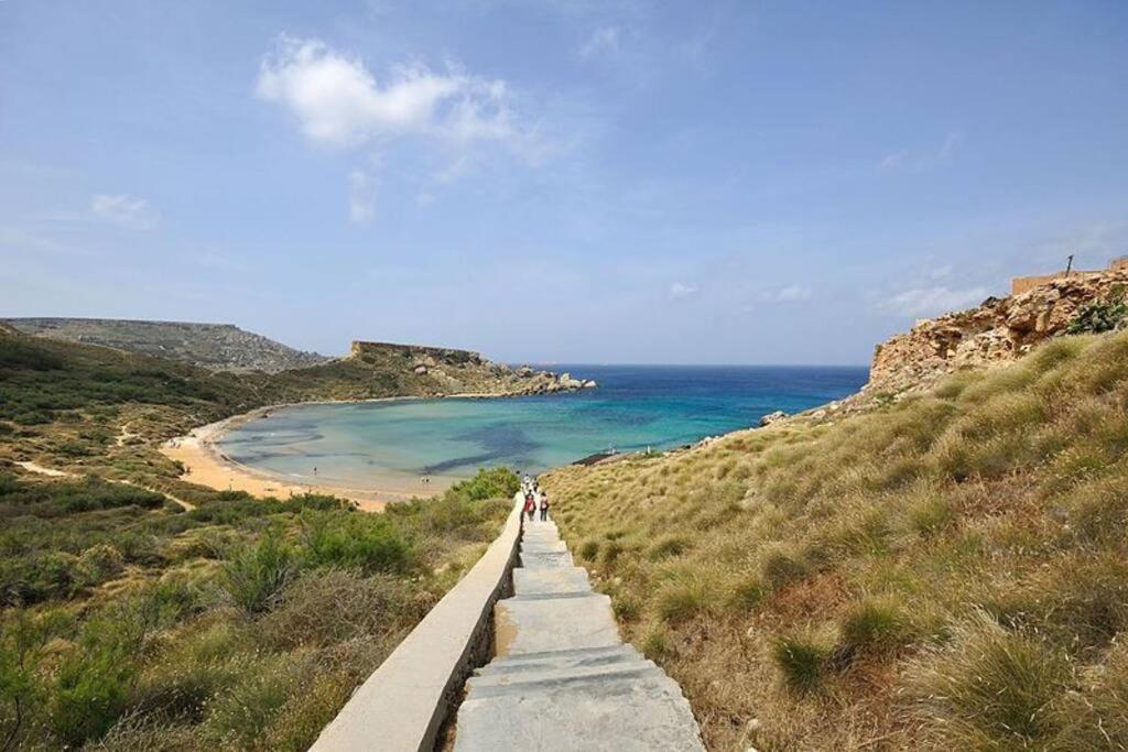 Seaside Serenity - A Lovely Apartment With Views Mellieha Exterior foto